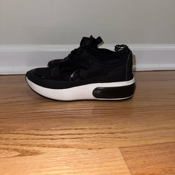 Nike Air Max Dia Winter Black Sneakers- size 6.5 women’s - Picture 2 of 10